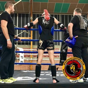 2 champions de muaythaï